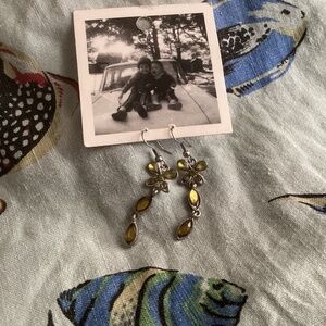 Sweet dangle light weight earrings